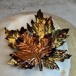 KC Kenneth Cole Vintage Signed Pin Brooch Brushed Gold Enamel Maple Leaf leaves